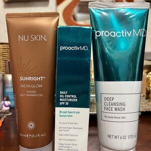 Women’s Tanning Gel + Proactive Set
(NEW IN BOX)